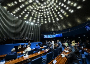 Plenário Do Senado Federal - Gazeta Mercantil