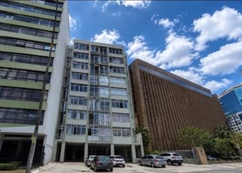Apartamento De Eduardo Bolsonaro É Arrematado Por R$ 788 Mil Em Leilão Por Inadimplência