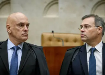 Crise No Stf - Gazeta Mercantil