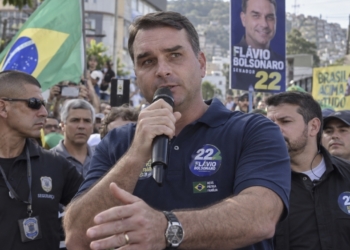 Campanha de Flávio Bolsonaro contrata por R$ 1,5 milhão empresa de capital social de R$ 6 mil 8 GAZETA MERCANTIL Campanha De Flávio Bolsonaro Contrata Por R$ 1,5 Milhão Empresa De Capital Social De R$ 6 Mil