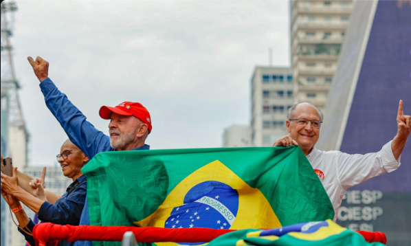 Lula reverte vantagem de Flávio Bolsonaro e garante quarto mandato presidencial 1 GAZETA MERCANTIL Lula Reverte Vantagem De Flávio Bolsonaro E Garante Quarto Mandato Presidencial-Gazeta Mercantil
