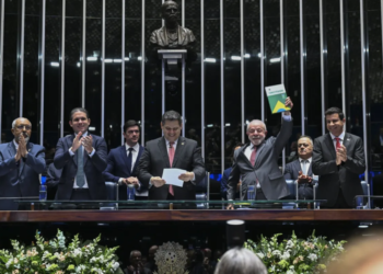 Vitória Política De Lula: Congresso Promulga Fim Da Escala 6X1 E Reduz Jornada Para 40 Horas - Gazeta Mercantil