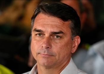 Pf Apura Possível Fuga De Flávio Bolsonaro Pela Argentina