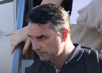 Flávio Bolsonaro Retira Título De Presidente Eleito De Carta, Mas Mantém Contestação À Vitória De Lula