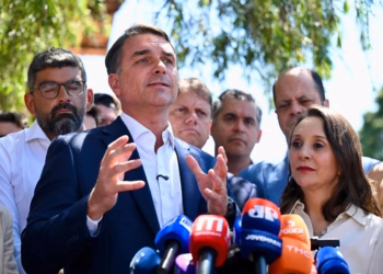 Pressionado Pela Eleição, Flávio Bolsonaro Votou Contra 6X1, Mas Promete Rever A Medida, Se Eleito