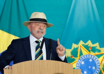 Lula envia PEC da tarifa zero ao Congresso e propõe usar R$ 12 bilhões de emendas parlamentares 12 GAZETA MERCANTIL Lula - Gazeta Mercantil